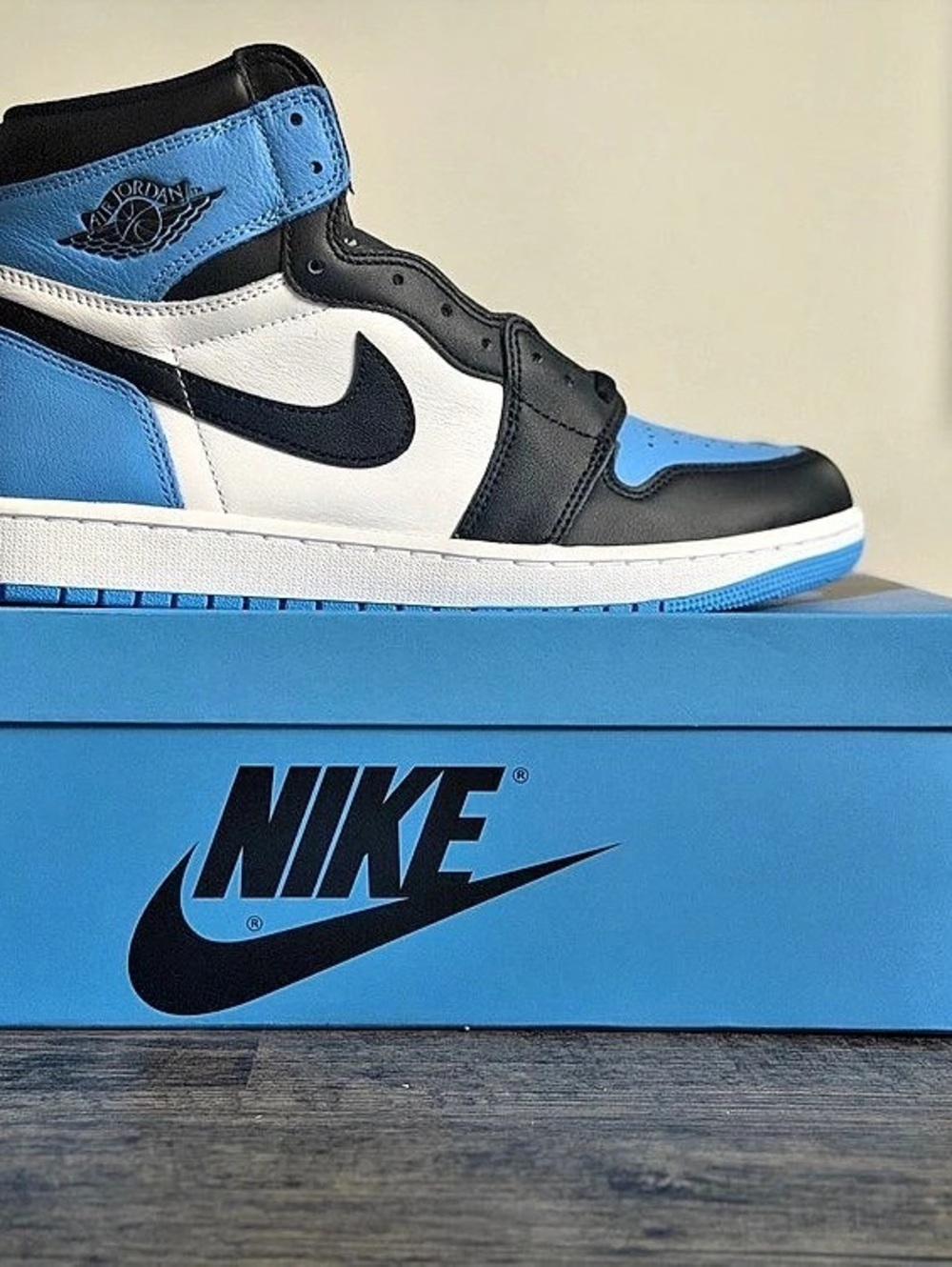 Nike Air Jordan 1 Retro High OG High Top Sneakers Blue Black US 10 NWT